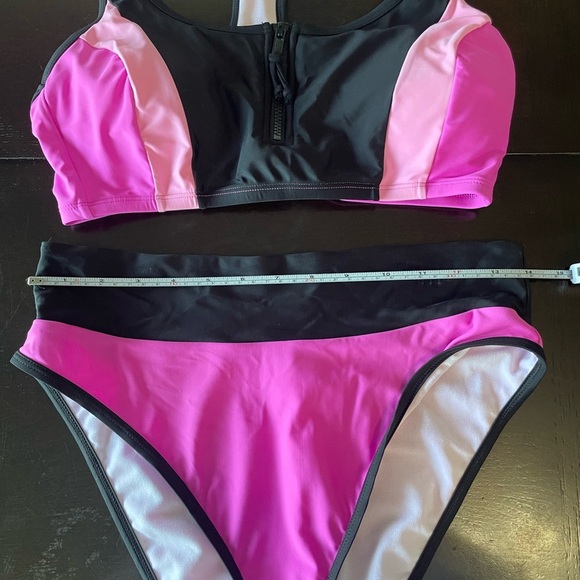 Sports Illustrated Swimsuit in Black and Pink - size medium Bikini Set - Picture 16 of 16